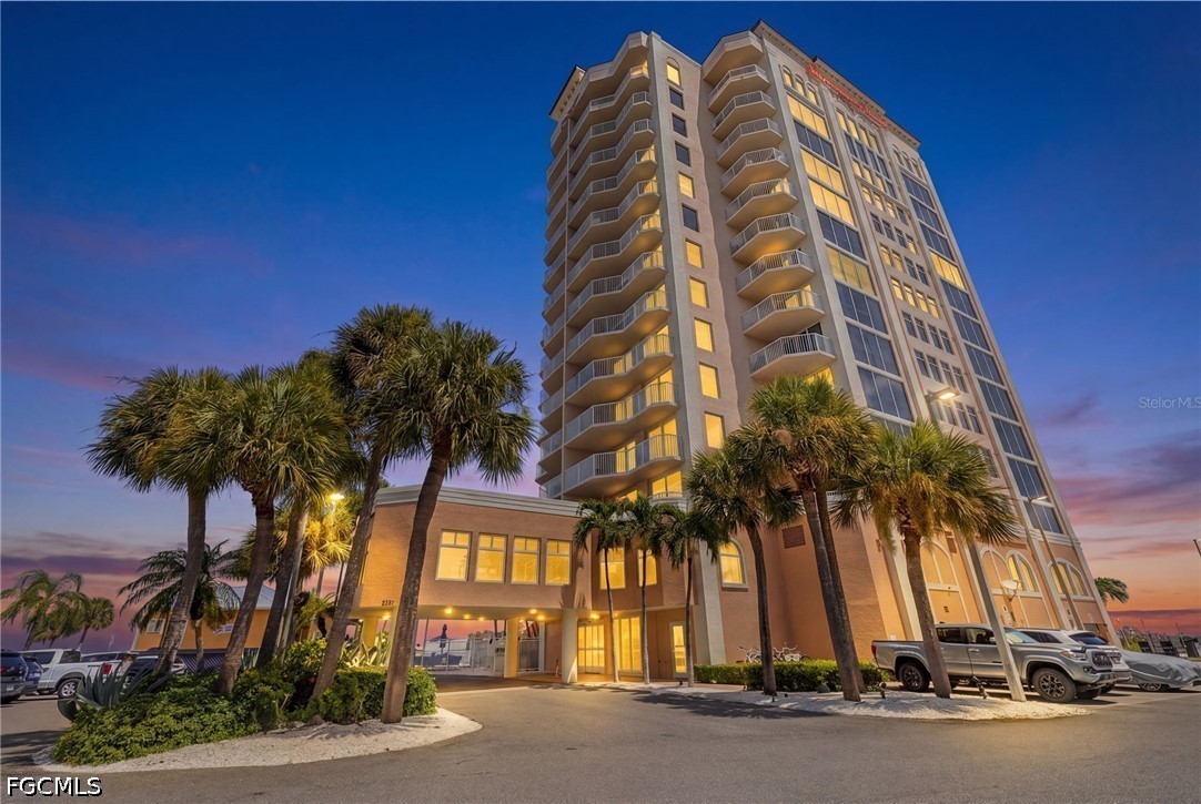 1 Bed Waterfront Home for Sale in Bonita Springs, photo 5