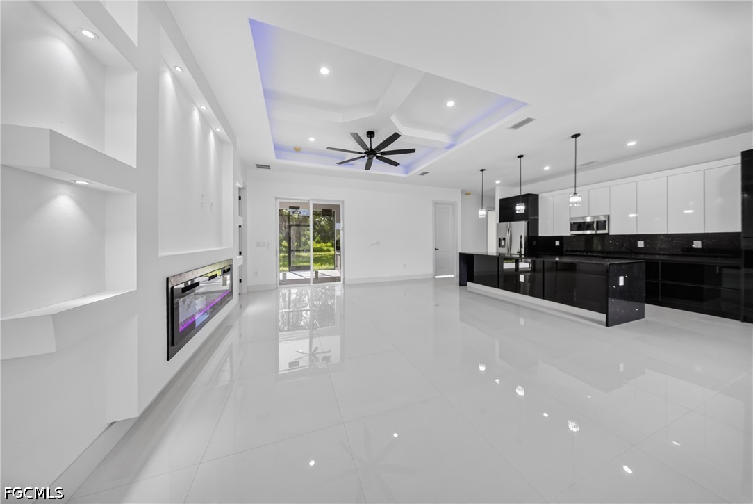 4 Bed SingleFamilyResidence for Sale in Lehigh Acres, photo 5