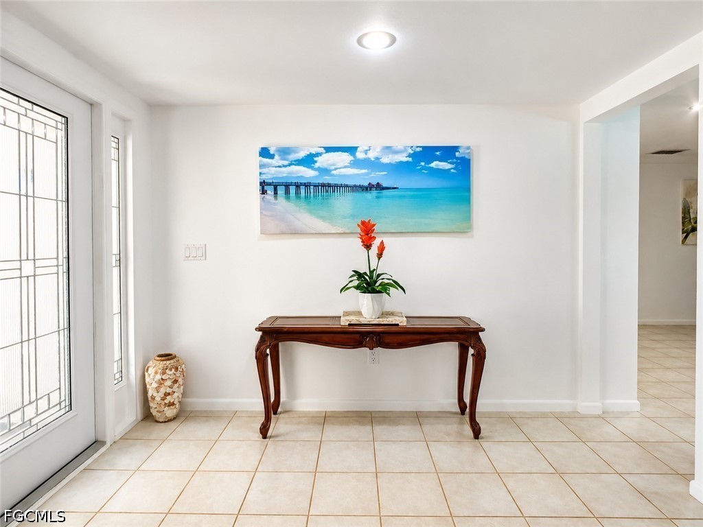 3 Bed Pool Home for Sale in Cape Coral, photo 5