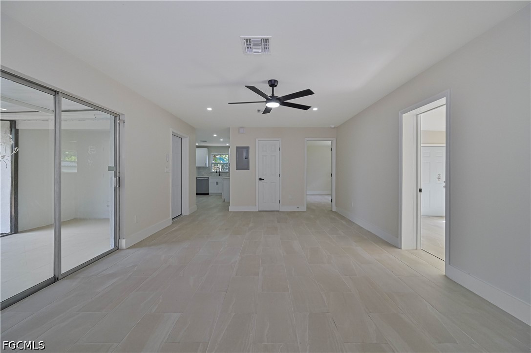 4 Bed SingleFamilyResidence for Sale in Rainbow Groves, photo 5