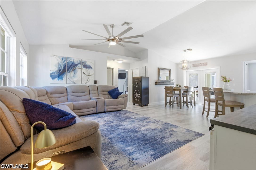 3 Bed Pool Home for Sale in Naples, photo 5