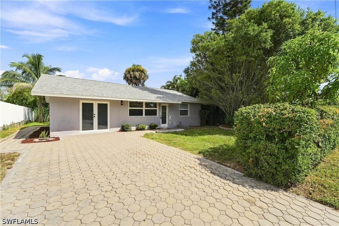 3 Bed SingleFamilyResidence for Sale in Naples, photo 5