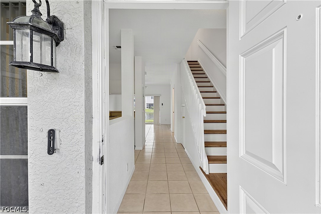 2 Bed Waterfront Home for Sale in Fort Myers, photo 5