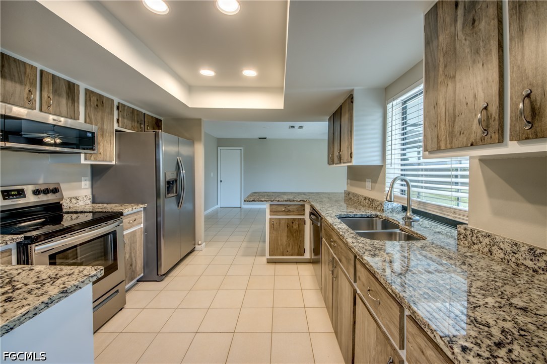 3 Bed SingleFamilyResidence for Sale in Cape Coral, photo 5