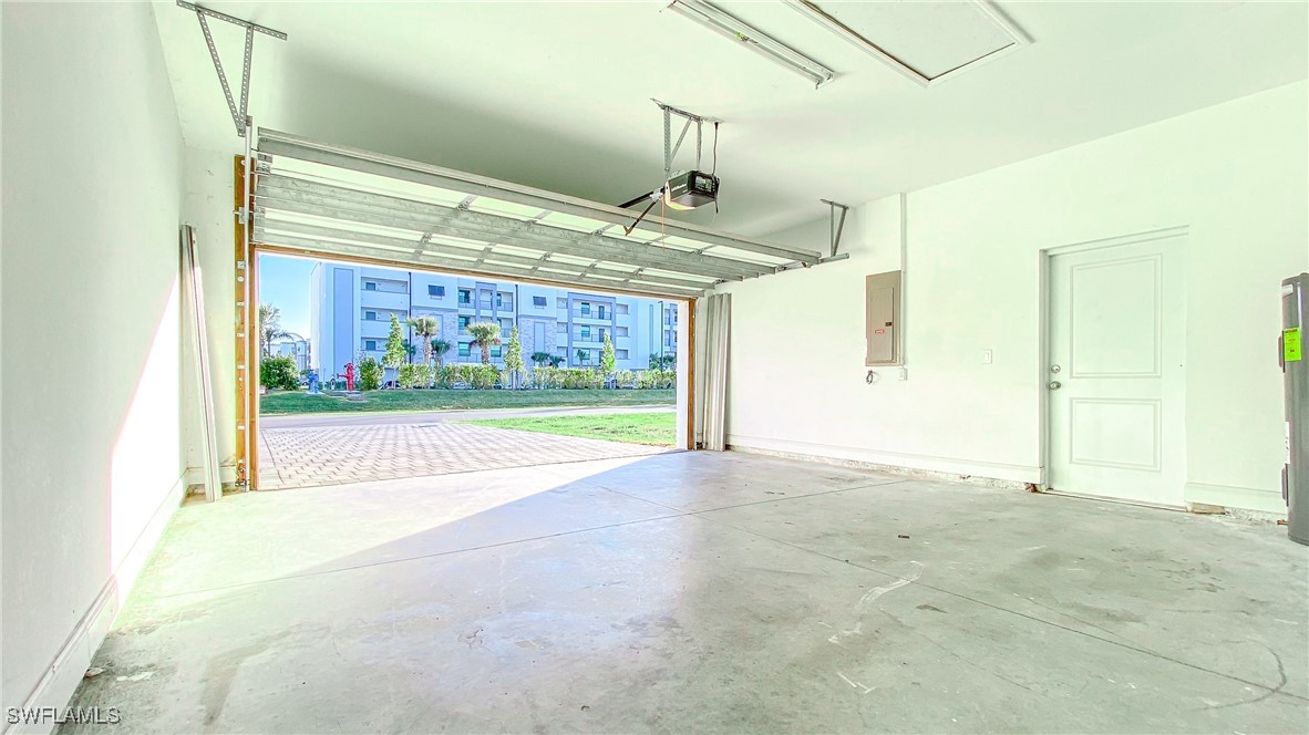 3 Bed SingleFamilyResidence for Sale in Cape Coral, photo 41