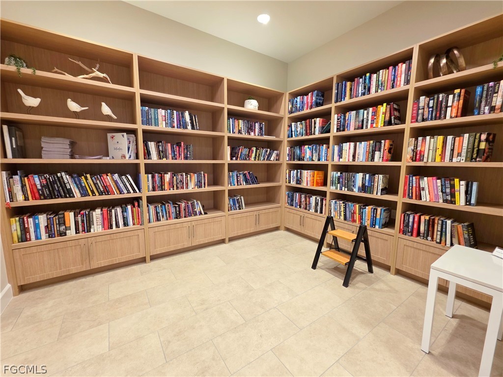 2 Bed Waterfront Home for Sale in Garden Lakes, photo 41
