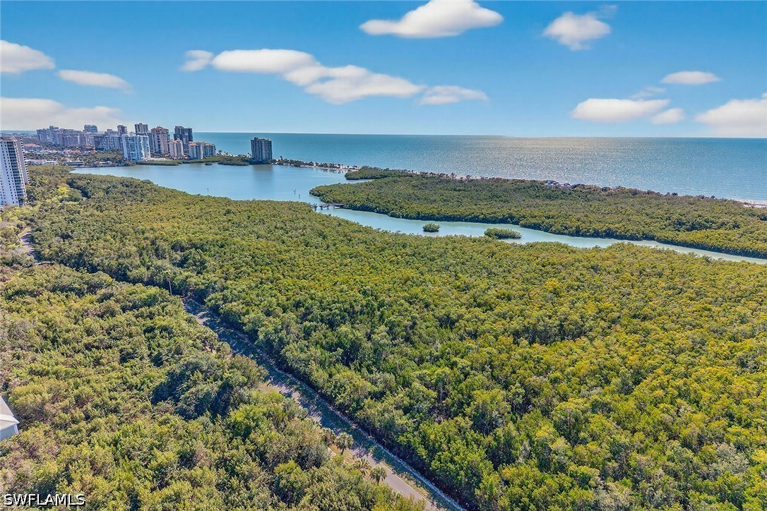 3 Bed Condominium for Sale in Grosvenor, photo 41