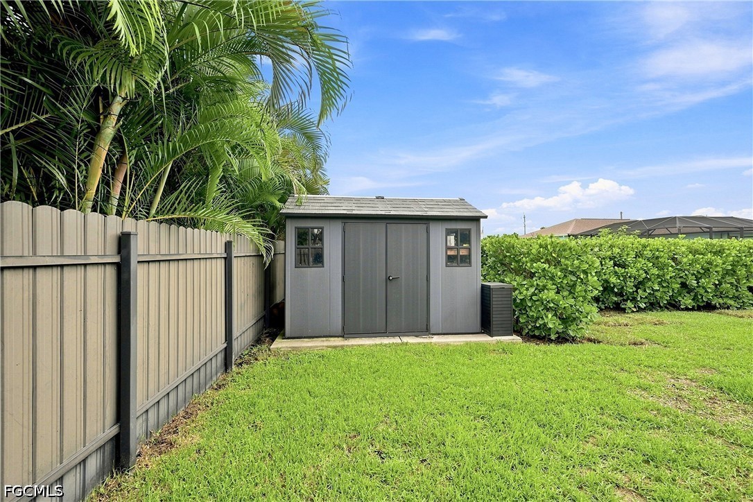 3 Bed SingleFamilyResidence for Sale in Cape Coral, photo 41