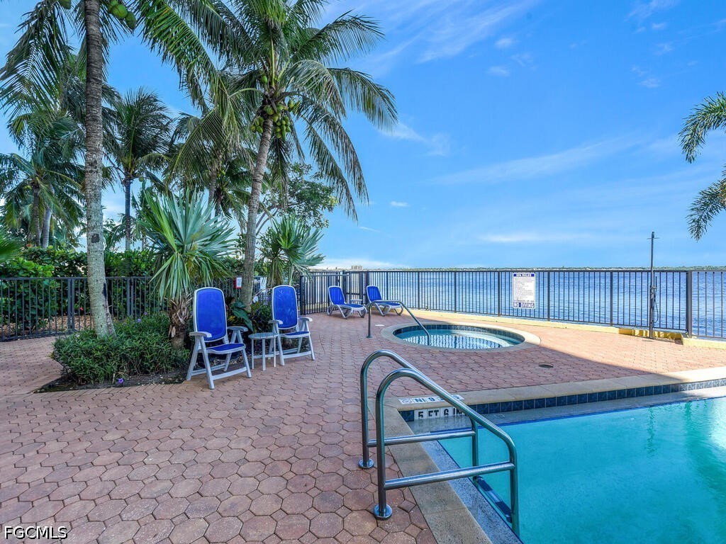 3 Bed Waterfront Home for Sale in St. Tropez, photo 41