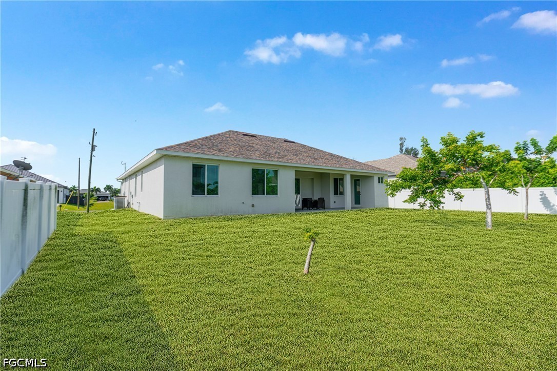 3 Bed SingleFamilyResidence for Sale in Cape Coral, photo 41