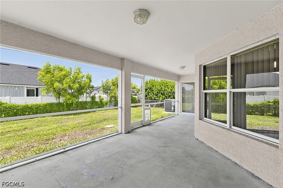3 Bed SingleFamilyResidence for Sale in Cape Coral, photo 41
