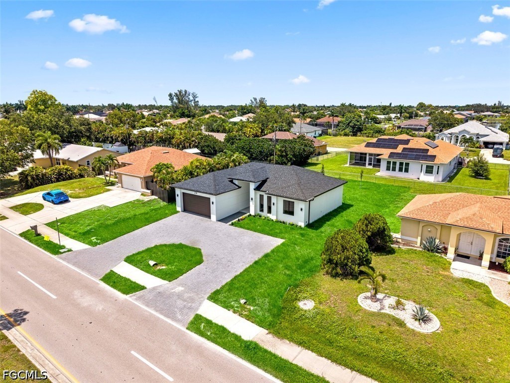 3 Bed SingleFamilyResidence for Sale in Cape Coral, photo 41