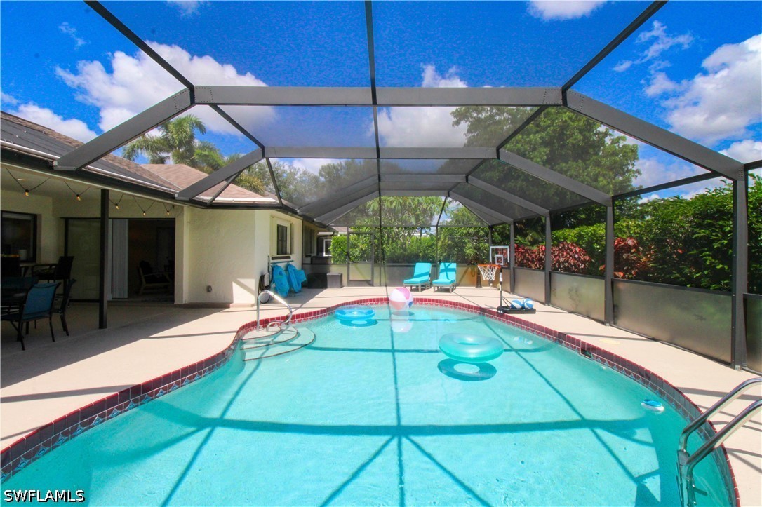 3 Bed Pool Home for Sale in Forest Hills, photo 41