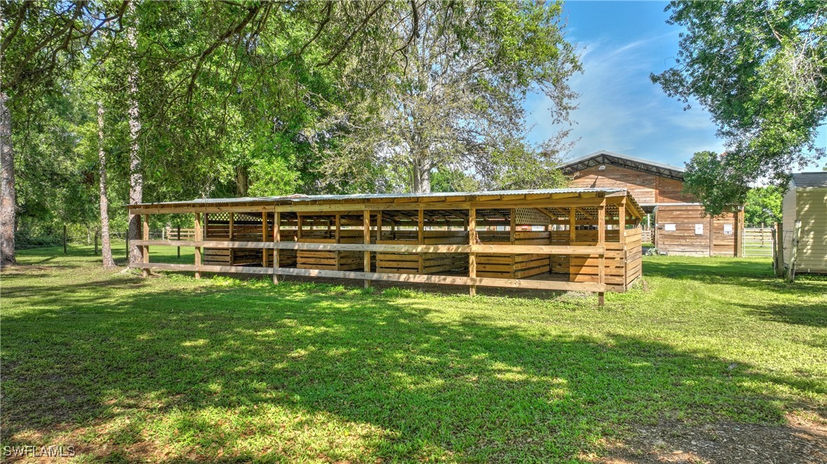 2 Bed SingleFamilyResidence for Sale in North Fort Myers, photo 42