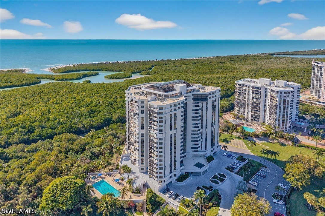 3 Bed Condominium for Sale in Grosvenor, photo 42