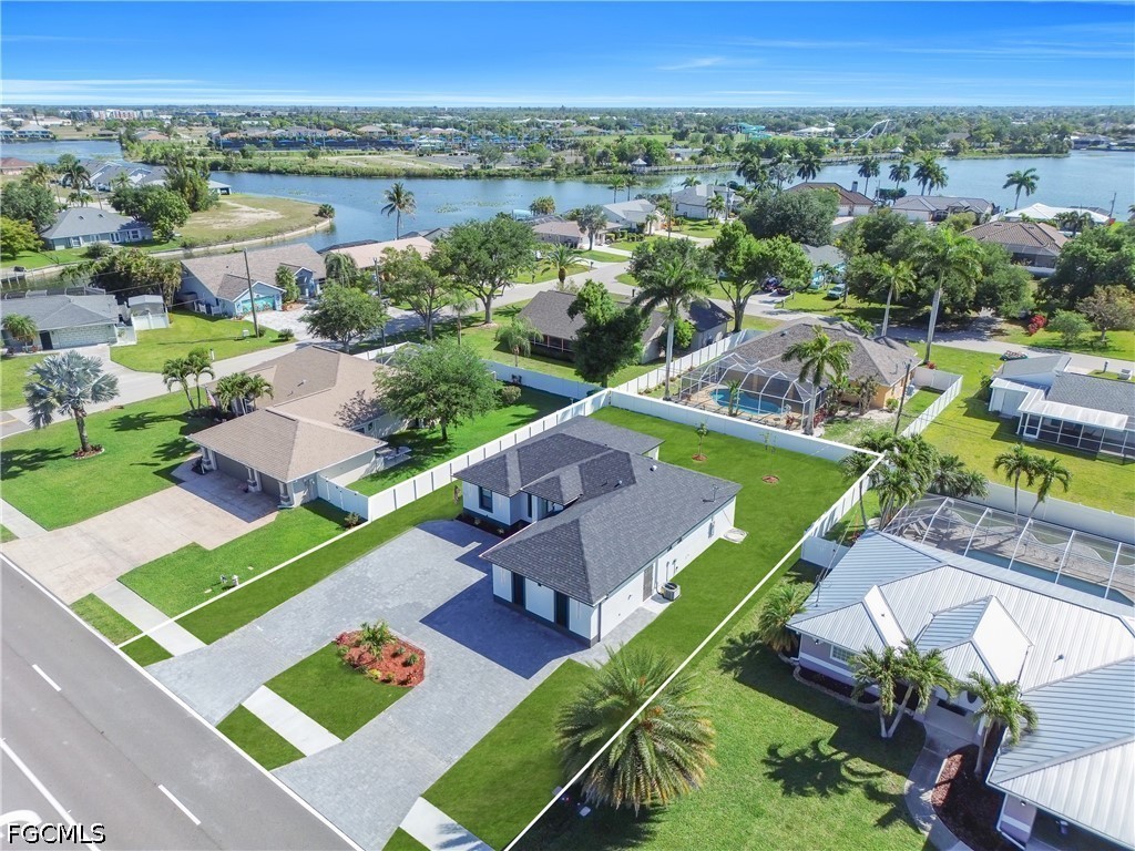 3 Bed SingleFamilyResidence for Sale in Cape Coral, photo 42