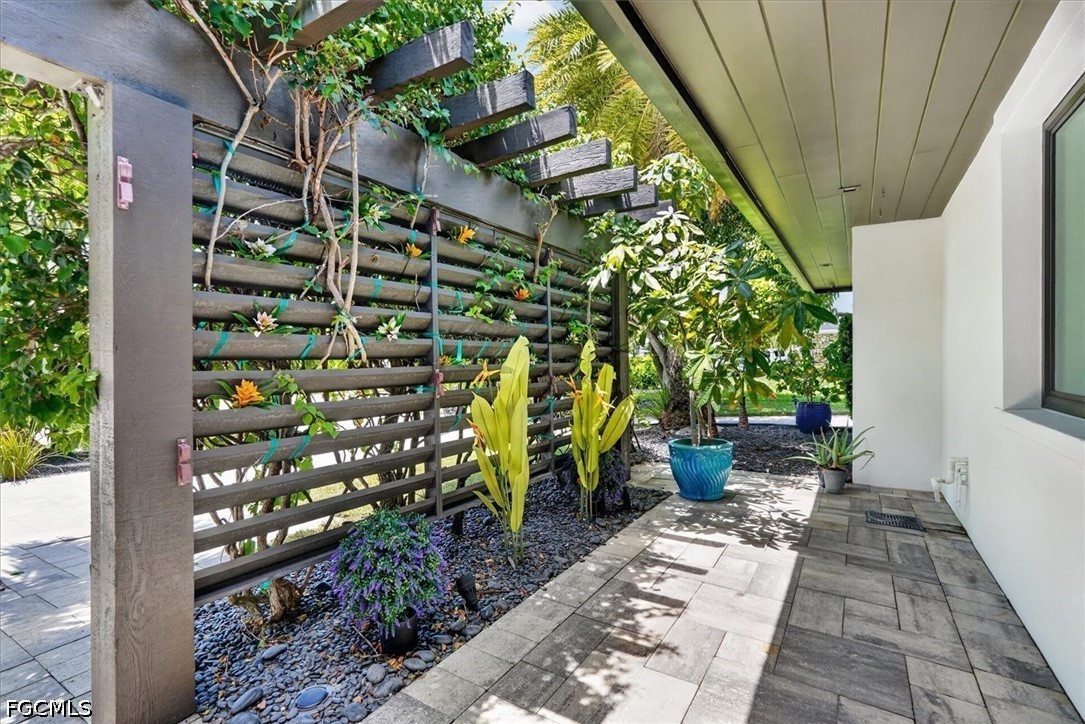 4 Bed Pool Home for Sale in Town And River, photo 42