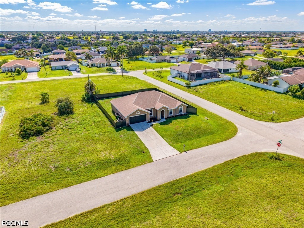 3 Bed SingleFamilyResidence for Sale in Cape Coral, photo 42