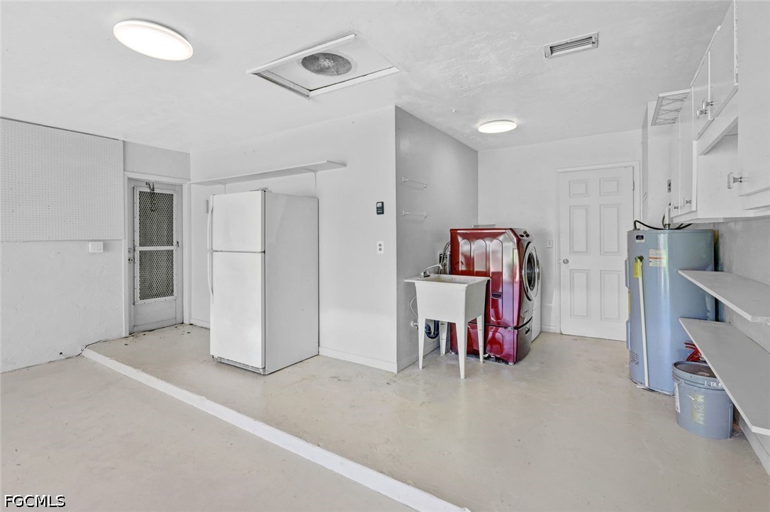3 Bed SingleFamilyResidence for Sale in Cape Coral, photo 42
