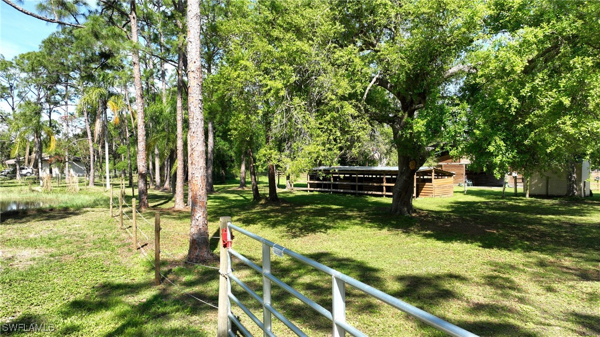 2 Bed SingleFamilyResidence for Sale in North Fort Myers, photo 43