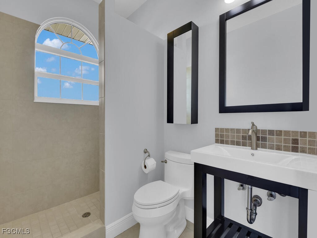 5 Bed Pool Home for Sale in Rose Garden, photo 43