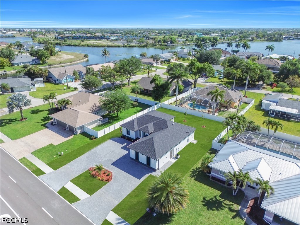 3 Bed SingleFamilyResidence for Sale in Cape Coral, photo 43