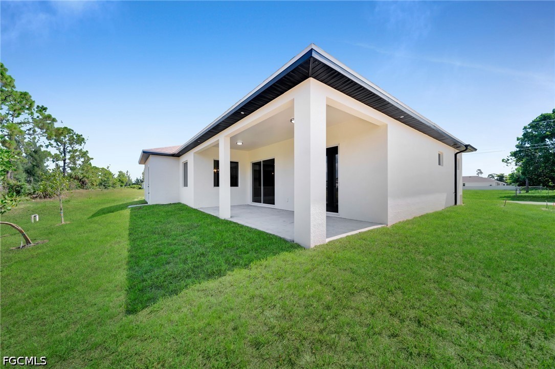 3 Bed Waterfront Home for Sale in Cape Coral, photo 43