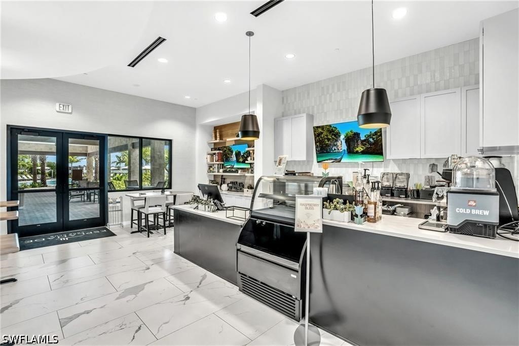 4 Bed SingleFamilyResidence for Sale in Fort Myers, photo 43
