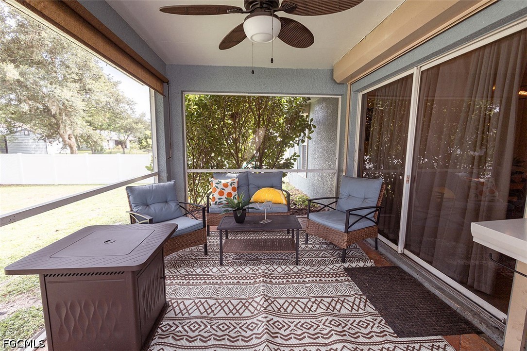 3 Bed SingleFamilyResidence for Sale in Mirror Lakes, photo 43