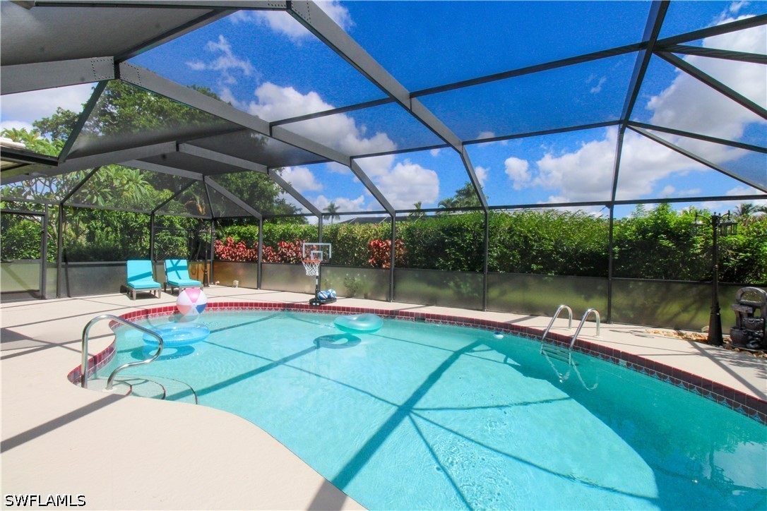 3 Bed Pool Home for Sale in Forest Hills, photo 43