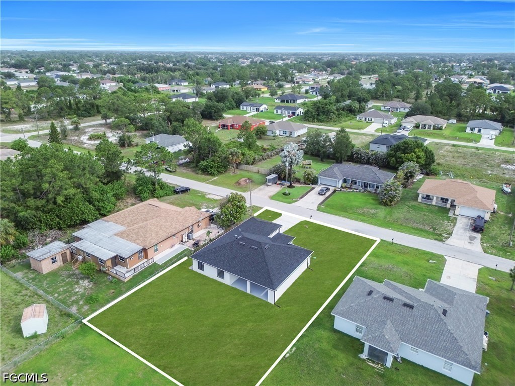 3 Bed SingleFamilyResidence for Sale in Lehigh Acres, photo 43