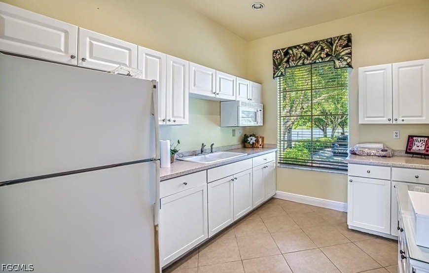 2 Bed Waterfront Home for Sale in Fort Myers, photo 44