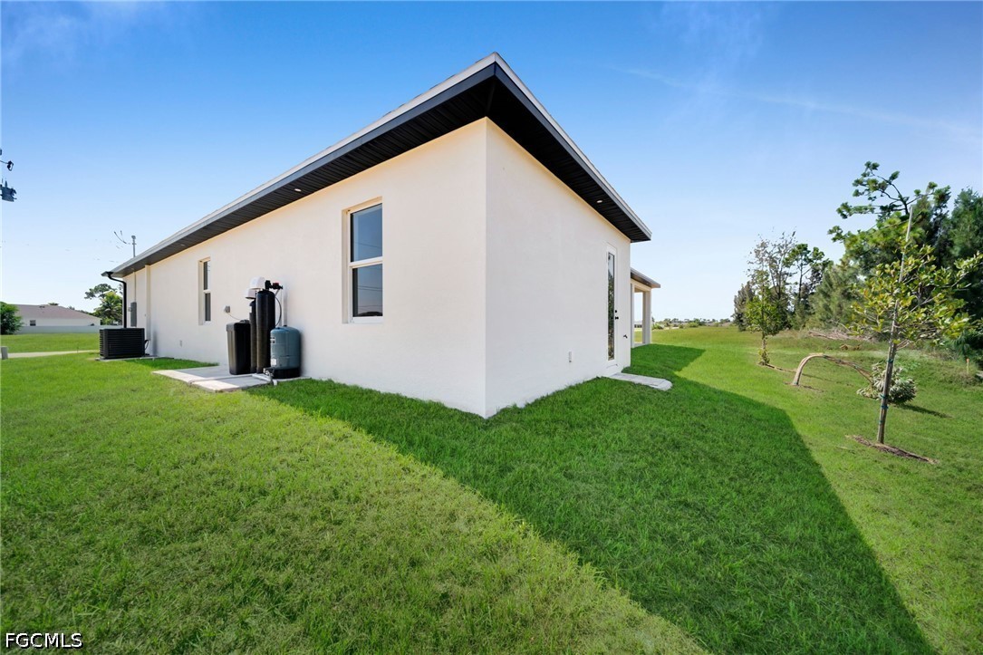 3 Bed Waterfront Home for Sale in Cape Coral, photo 44