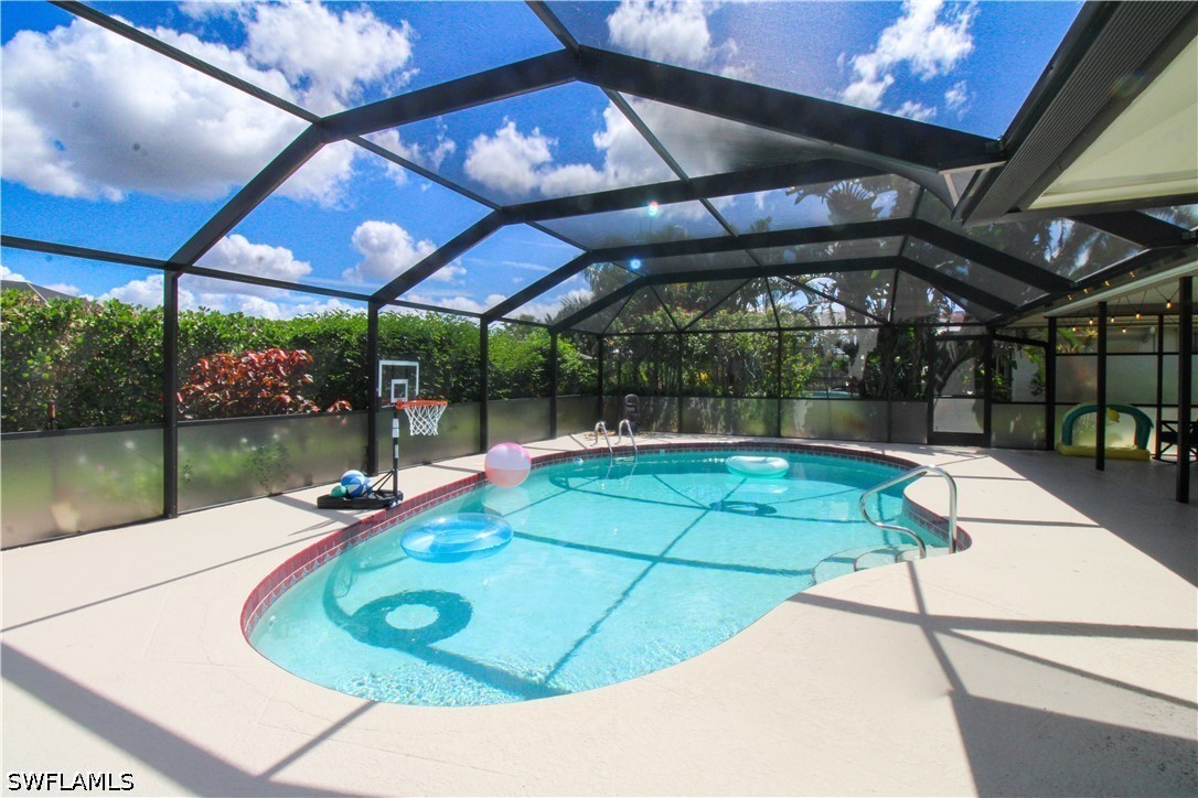 3 Bed Pool Home for Sale in Forest Hills, photo 44