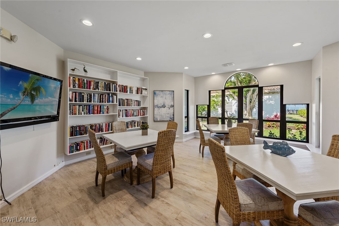 2 Bed Waterfront Home for Sale in La Peninsula, photo 45