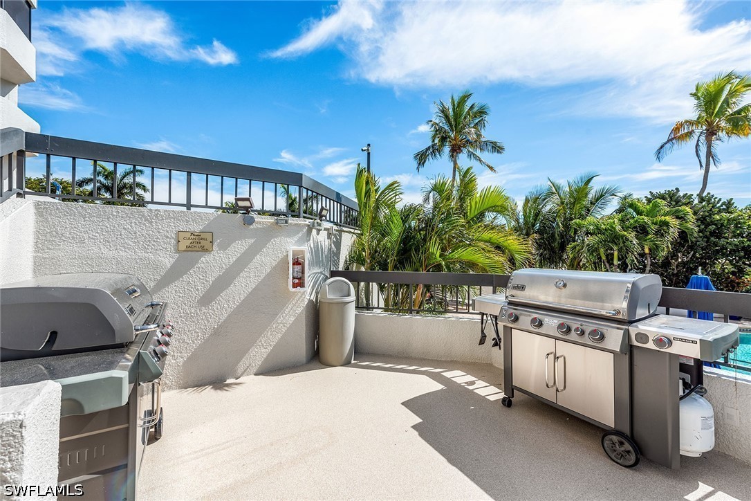 3 Bed Condominium for Sale in Grosvenor, photo 45