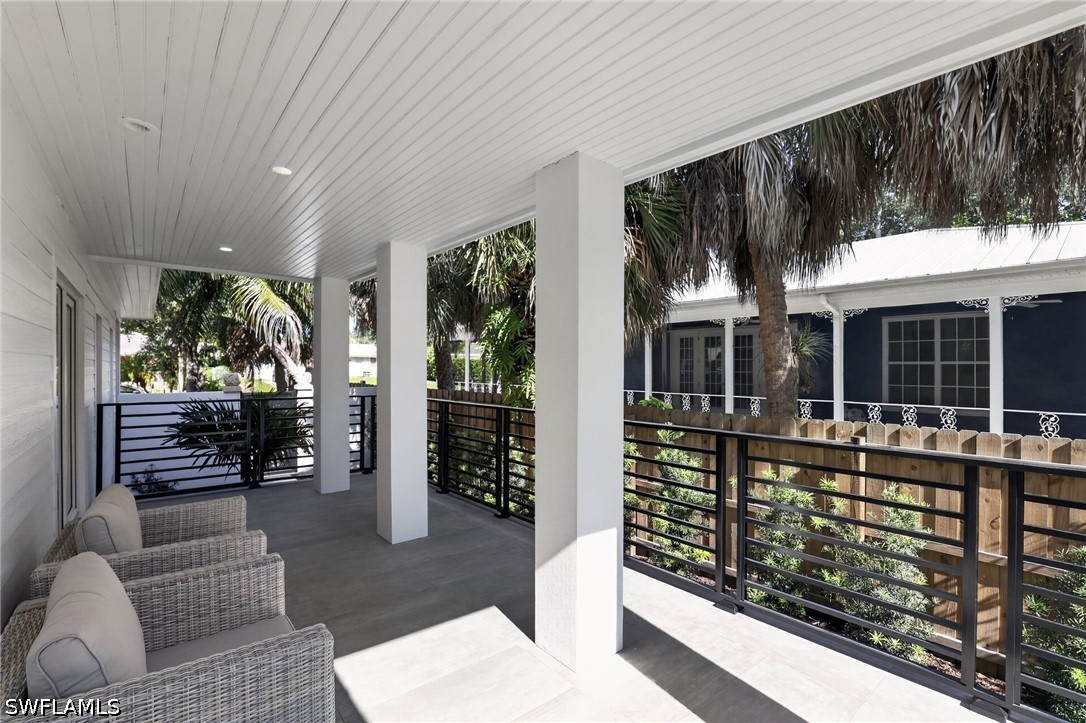 3 Bed SingleFamilyResidence for Sale in Rock Harbor, photo 45