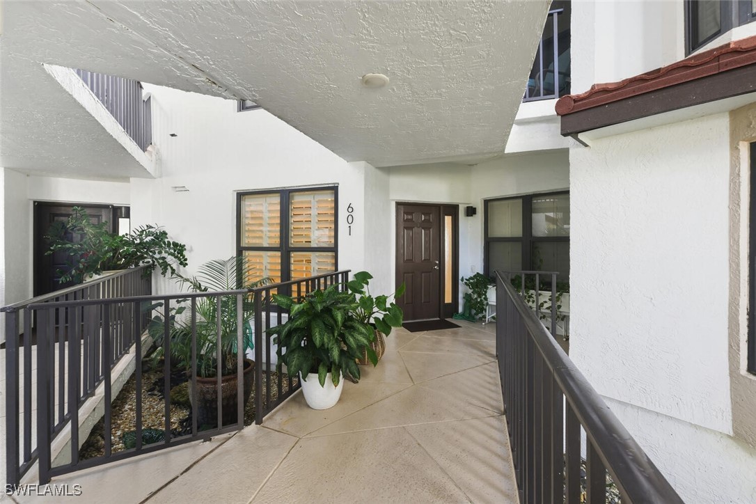2 Bed Waterfront Home for Sale in Naples, photo 46