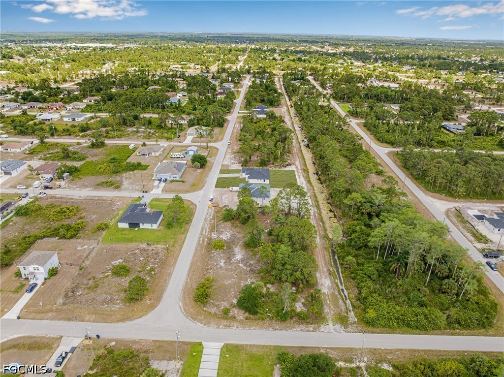 4 Bed SingleFamilyResidence for Sale in Lehigh Acres, photo 46