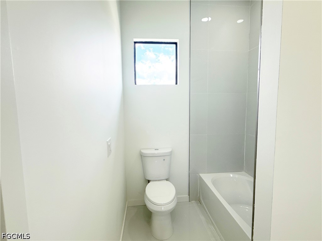4 Bed SingleFamilyResidence for Sale in Cape Coral, photo 46