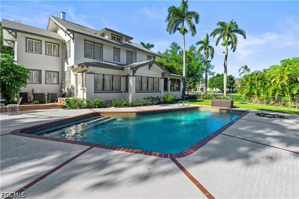 5 Bed Pool Home for Sale in Riverside, photo 46