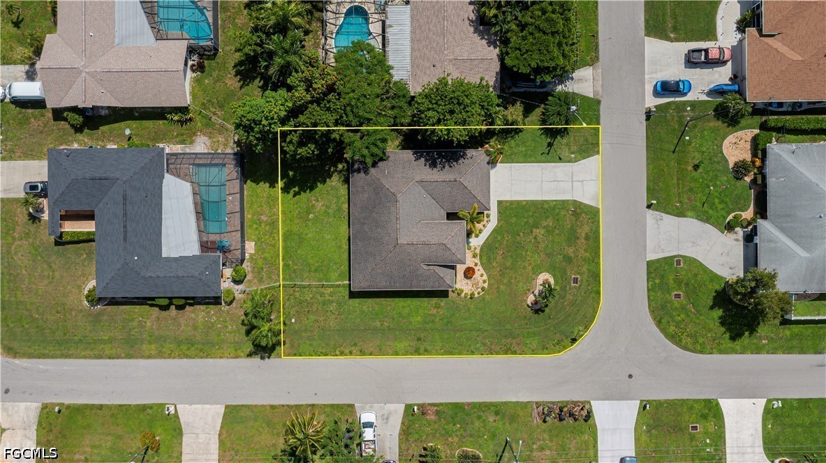 3 Bed SingleFamilyResidence for Sale in Cape Coral, photo 46