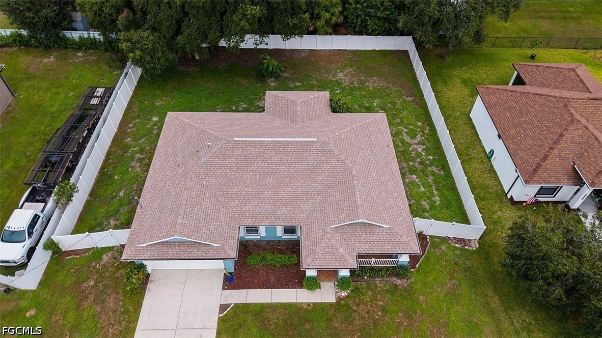 3 Bed SingleFamilyResidence for Sale in Mirror Lakes, photo 46
