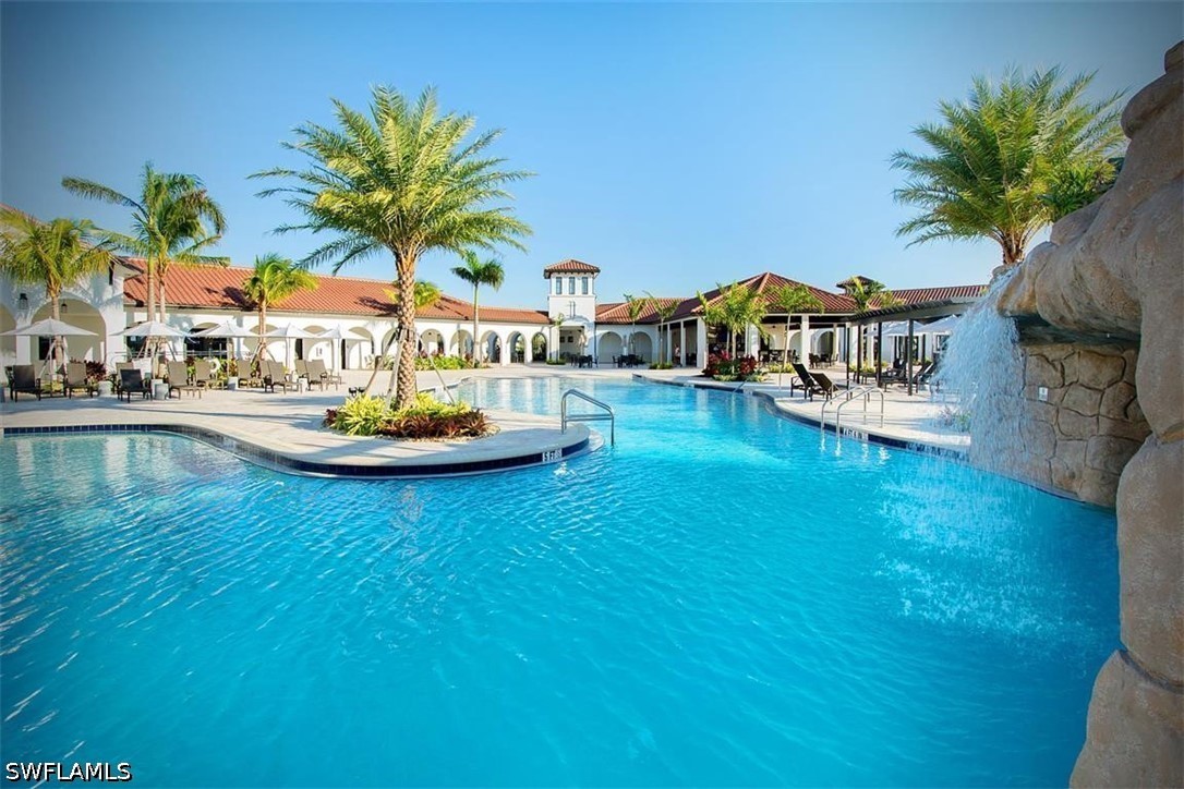 5 Bed SingleFamilyResidence for Sale in Fort Myers, photo 46
