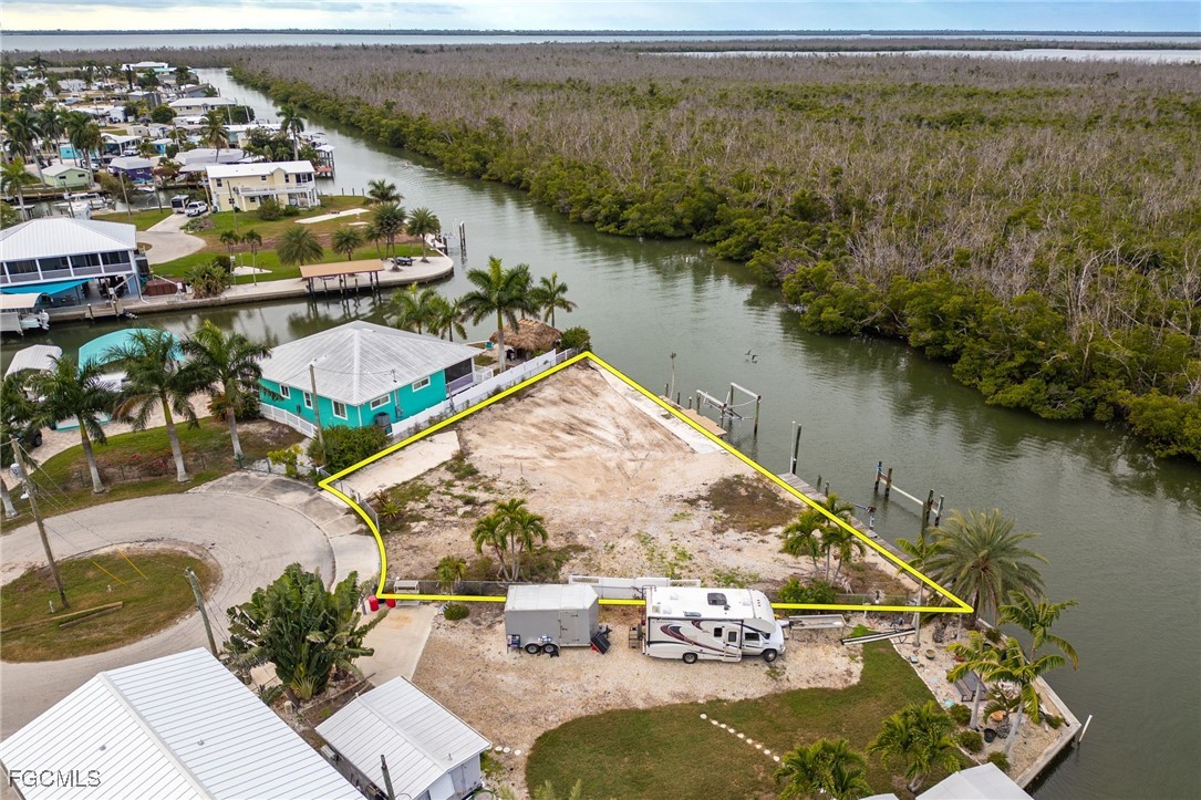 Waterfront Home for Sale in Trailerhaven, photo 47