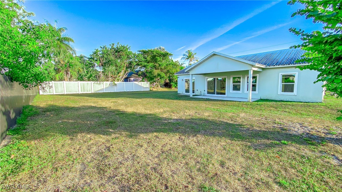 3 Bed SingleFamilyResidence for Sale in Cape Coral, photo 47