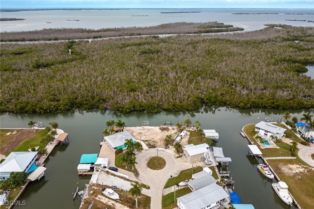 Waterfront Home for Sale in Trailerhaven, photo 49