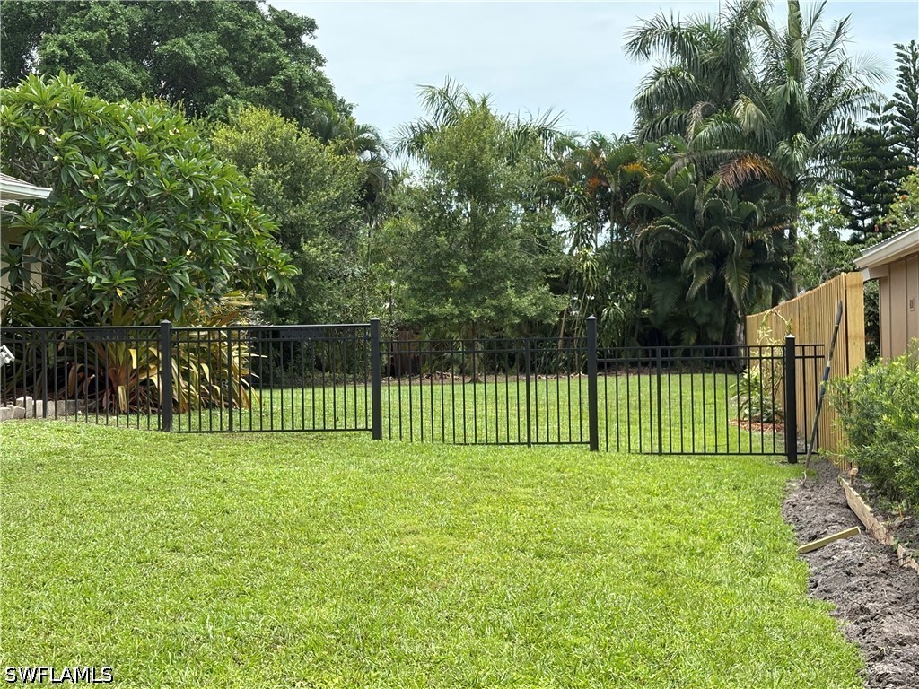3 Bed SingleFamilyResidence for Sale in Naples, photo 49