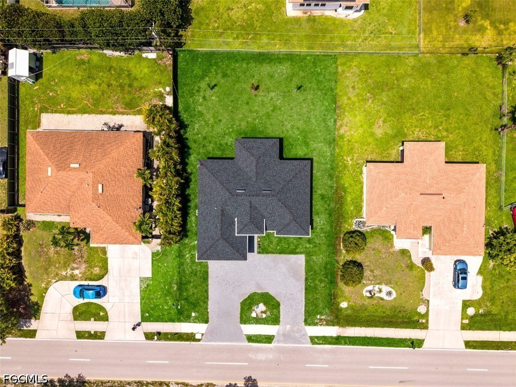 3 Bed SingleFamilyResidence for Sale in Cape Coral, photo 49