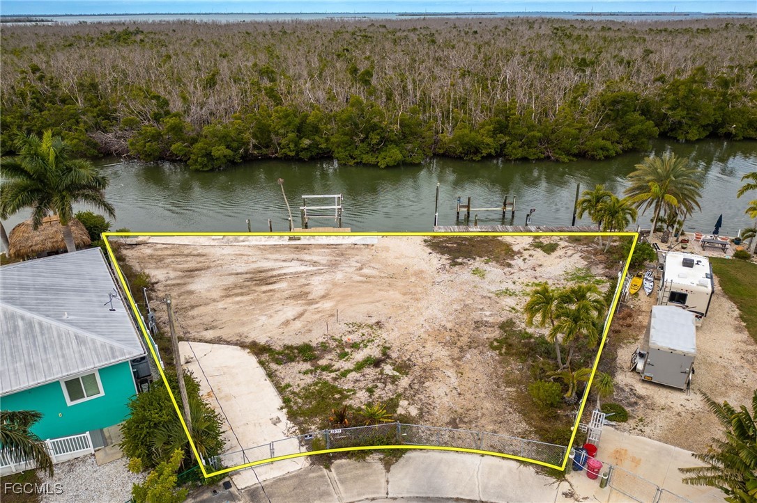 Waterfront Home for Sale in Trailerhaven, photo 50